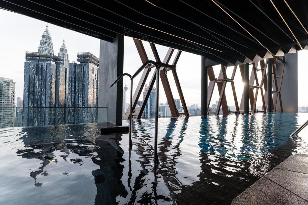Klcc Musicalsty5Pax At Scarletzsuites Куала-Лумпур Екстер'єр фото